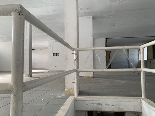 Alquiler Depósito De 1400 M2 En Balvanera, Once