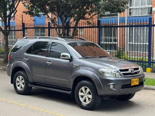 Toyota Fortuner 4.0 Sr5