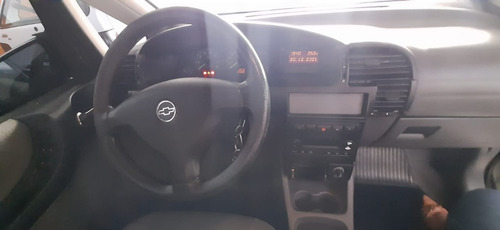 Imagem 7 de 8 de Chevrolet Zafira Confort 2.0 Flex 2007
