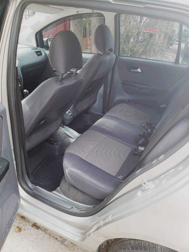 Volkswagen Suran 1.6 Highline 101cv 11c 2010