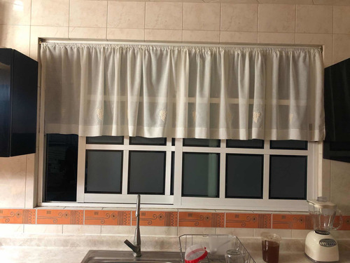 Imagen 1 de 3 de Ventana Para Casa De Aluminio
