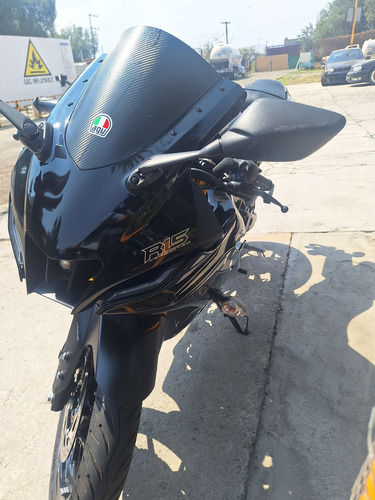 Yamaha R 15 V4