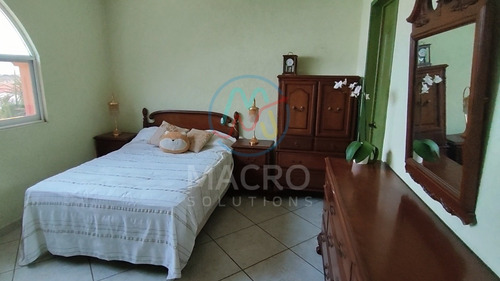 Casa En Venta En Lomas De Cocoyoc Con Acabados De Lujo, Alberca Y Jardín Apta A Créditos