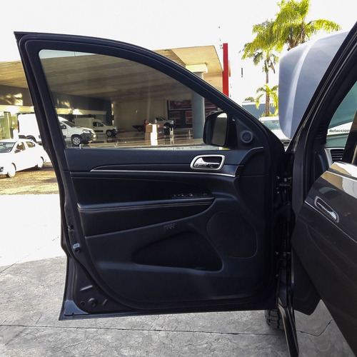 Imagen 9 de 15 de Jeep Grand Cherokee 2016 5.7 V8 Limited Lujo 4x4 At