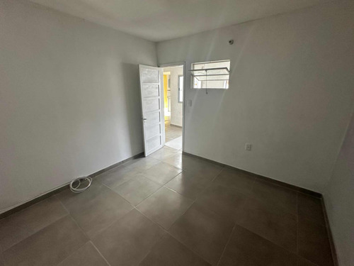 Alquilo Apto , 2 Dorm, Cocina Comedor,baño,patio Con Parrilla,(garantias Anda O Porto Seguro ) Alquiler $ 15500 Gc $ 2900 Con Ose , Impuestos Incluidos
