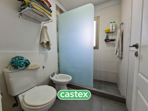 Imagen 14 de 30 de Casa Con Fondo Al Lago Y Piscina En Venta En Terravista