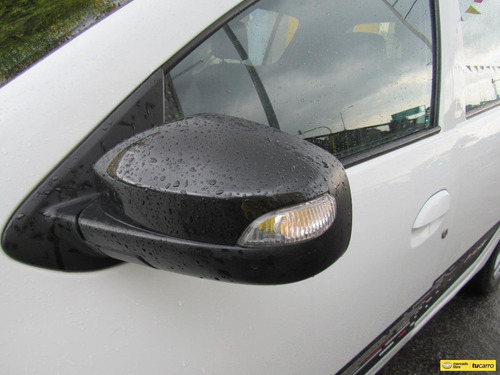 Imagen 20 de 25 de Renault Sandero 1.6 Polar