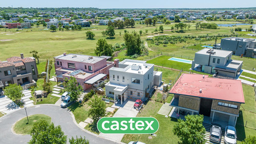 Casa En Venta En El Canton Golf