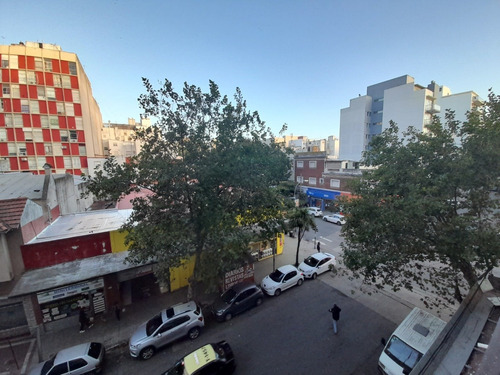 Imagen 5 de 18 de Departamento De 2 Ambientes - Al Frente - Lamadrid 2500