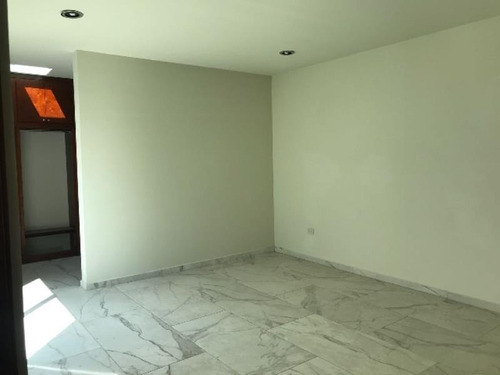 Imagen 3 de 12 de Casa Sola En Venta Fracc. Residencial Caletto