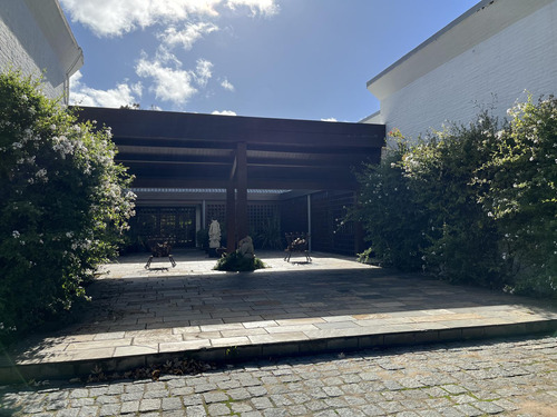 Venta De Casa En Barrio El Golf De Punta Del Este, Maravillosa Casa De Lujo