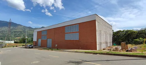 Bodega En Arriendo En Copacabana 1.150m2