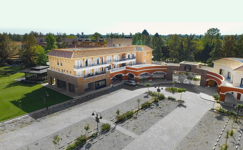 Imagen 27 de 30 de Cocheras Cubiertas - Pueblo Caamaño