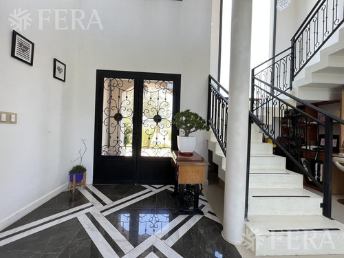 Imagen 3 de 26 de Venta Casa 4 Ambientes Con Galería Con Parrilla Y Fondo Libre Con Piscina En La Candida (30702)
