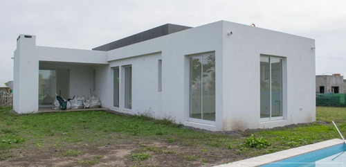 Imagen 16 de 23 de Susana Aravena Propiedades-casa Con Pileta En Santa Elena!