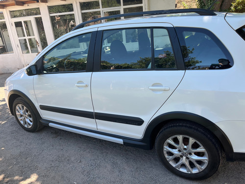 Volkswagen Suran 1.6 Highline 101cv