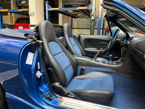 Mazda Mx-5 Convertible 2d 1999 Com 14,000 Millas