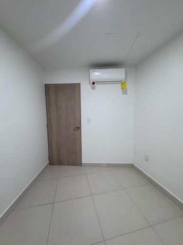Consultorio Médico Nuevo En Excelentes Condiciones, Dividido En 2 Areas Totalmente Equipadas