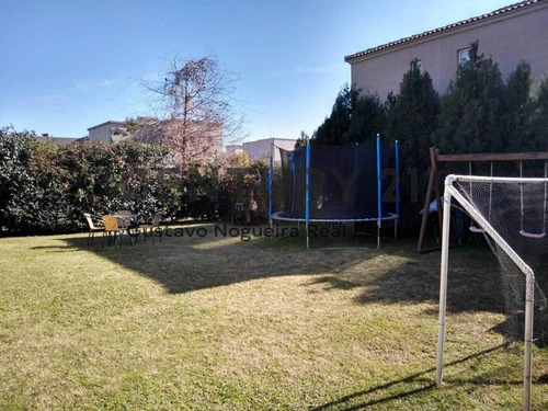 Casa En Venta En Pilar