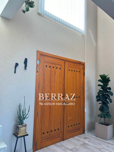 Casa En Venta A La Laguna En Barrio San Matías Area 5 Escobar Lote 936 M2