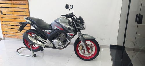 Imagem 4 de 7 de Honda Twister 250 F 2018 Prata Tebi Motos