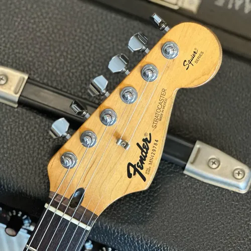 ギター Fender Mexico Squier Stratocaster 1994 Guitarra Fender Squier Stratocaster Mexico 1994 -maismusika