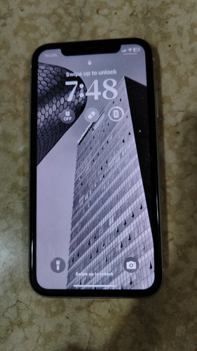Apple iPhone 11 (64 Gb) - Blanco (Usado)