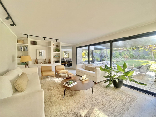En Condominio: Bernardo Larrain - Av. La Dehesa