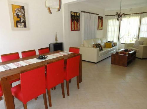 Casa En Venta - 3 Dormitorios 4 Baños 2 Cocheras - 332mts2 - Villa Gesell
