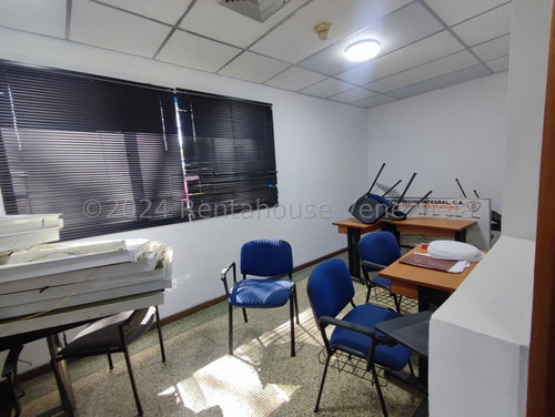 Los Chaguaramos !! Hermosa E Impecable Casa Acondicionada Para Uso De Oficina Y Comercial, 780 M2 Terreno, 828 M2 Const., 8 Oficinas, 5 Baños, 10 Pe, A/a, Sistemas De Seguridad. Excelente Ubicación !!