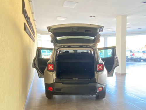 Imagen 8 de 10 de Jeep Renegade