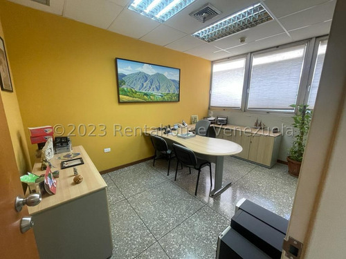 Local Deposito Con Oficina En Alquiler En La Trinidad Al Lado De Farmatodo Excelente Ubicacion En Edificio Industrial Con Ascensor De Carga Y Puesto De Estacionamiento Ideal Distribuidora 24-15240