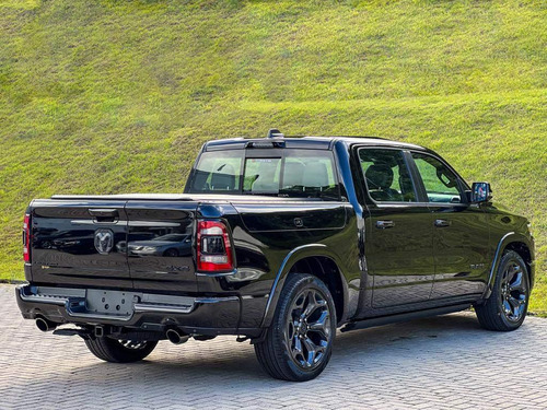 RAM 1500 Limited Night Edition 5.7 V8
