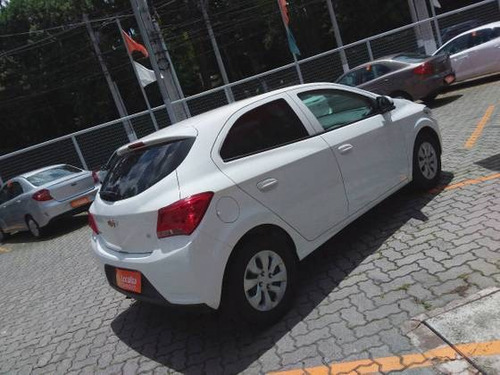 Imagem 8 de 10 de Chevrolet Onix 1.0 Mpfi Lt 8v Flex 4p Manual