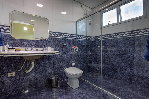 Imagem 12 de 22 de Mansão Com 700 Metros Construídos, Com Quadra De Tênis E Piscina! - 20563
