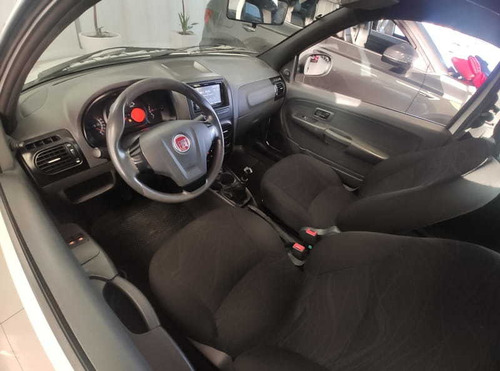Imagem 13 de 15 de Fiat Strada 1.4 Mpi Hard Working Ce 8v Flex 2p Manual