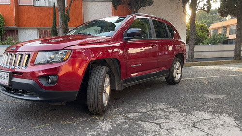 Jeep Compass 2.4 Latitud 5vel 5vel 4x2 Mt