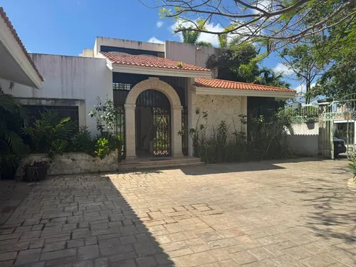 Casa En Renta Con Amplio Terreno En Benito Juarez Norte Merida