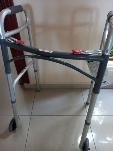 Imagen 4 de 4 de Andador Para Adultos