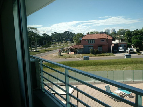 Imagen 8 de 11 de Precioso Departamento En Torre De Categoria, Punta Del Este
