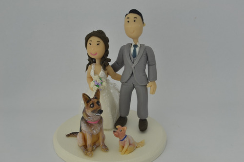 Novios Personalizados Con Sus Dos Mascotas Perros Grande Y P