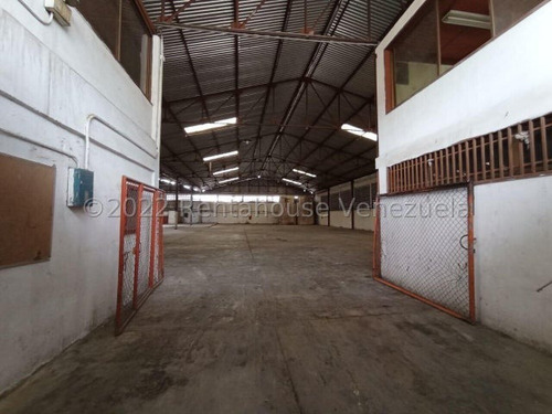 Galpon En Venta En La Av. Intercomunal Maracay. S/ La Providencia 25-12948 More
