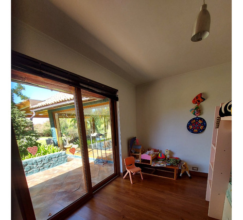 Acogedora Casa Estilo Chilena En Condominio