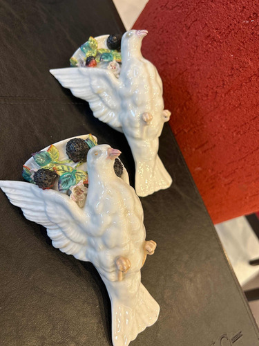 Precioso Par De Aquamaniles En Porcelana Europea Con Sello (Usado)