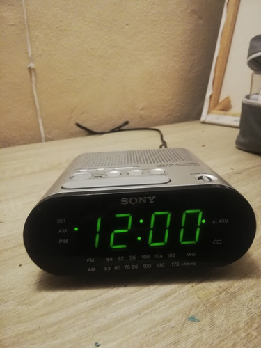 Reloj Despertador Sony Modelo Icf-c218  