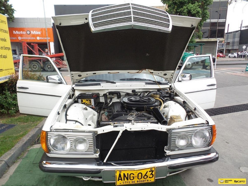 Imagen 8 de 15 de Mercedez-benz 230 E