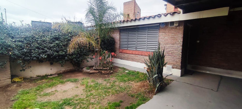 Venta Casa 3 Dormitorios B 20 De Junio Zona Autocity