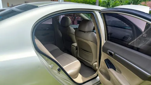 Honda Civic 1.8 Ex 4 p