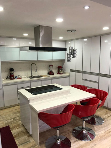 En Venta Towhouse En Urb. La Floresta. Maracay Edo.aragua