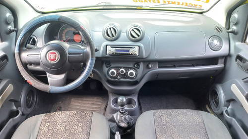 Fiat Uno Uno Vivace 1.0 8V (Flex) 4p